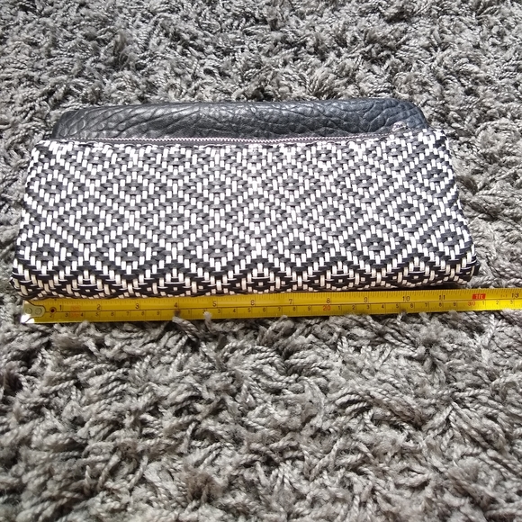 Clutch Bag Black White Vegan Faux Leather Woven Handbag - Picture 5 of 9